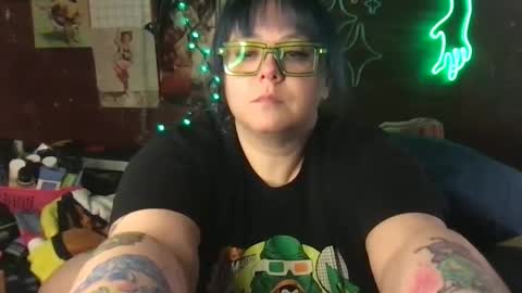 Snapshot of ellielouise11 chatting on 02.25.25 Ellie Louise online show from 02.25.25