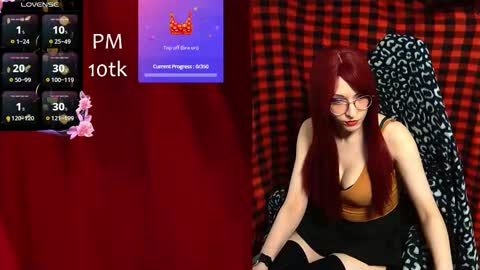 Snapshot of elliemoor chatting on 10.21.25 Elizabeth online show from 10.21.25