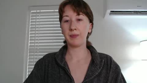 Snapshot of ellierowyn chatting on 10.09.25 Ellie Rowyn online show from 10.09.25