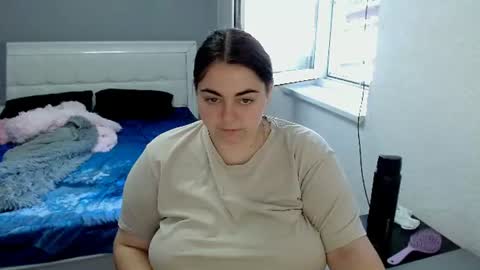 Snapshot of ellies_8 chatting on 06.11.26 Ellie online show from 06.11.26