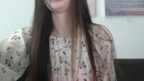 Effie1818 online show from 02.16.25