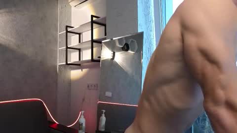 elliot_muscle04 online show from 09.22.25