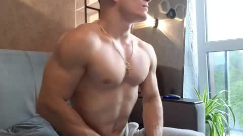 Snapshot of elliot_muscle04 chatting on 04.30.26 elliot_muscle04 online show from 04.30.26