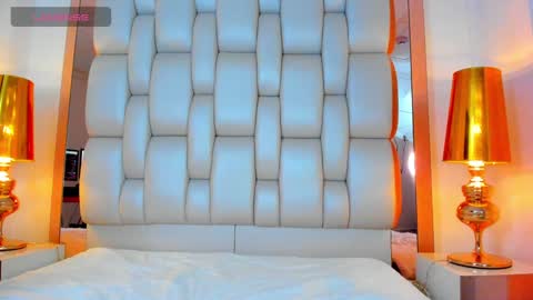 E L L I O T    V E L E Z online show from 01.31.25