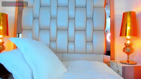 E L L I O T    V E L E Z online show from 02.10.25