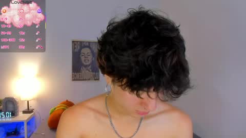 Snapshot of elliotvolkov chatting on 05.05.26 elliotvolkov online show from 05.05.26