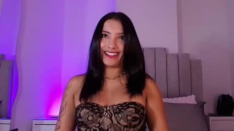 Snapshot of ellisrossi chatting on 12.22.25 Ellis online show from 12.22.25