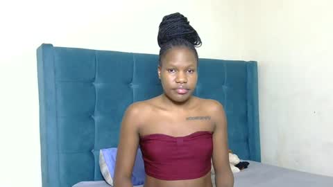 Snapshot of elllanna chatting on 06.27.26 elllanna online show from 06.27.26