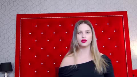 Elsa Jean online show from 11.03.25