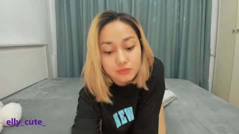 Snapshot of elly_cute_ chatting on 05.15.26 Elly Cute online show from 05.15.26