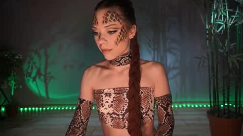 Snapshot of elly_fry chatting on 12.14.24 Art Place online show from 12.14.24