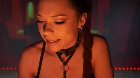 Snapshot of elly_fry chatting on 01.25.25 Art Place online show from 01.25.25