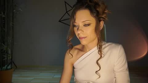 Snapshot of elly_fry chatting on 02.07.25 Art Place online show from 02.07.25