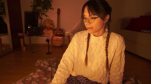 Snapshot of elly_fry chatting on 11.15.25 Art Place online show from 11.15.25