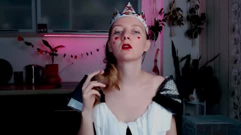 Snapshot of elly_helly chatting on 10.31.25 elly_helly online show from 10.31.25