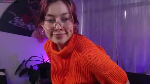 Snapshot of elly_uwuw chatting on 07.29.26 Emy Castro online show from 07.29.26
