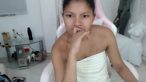 Elly online show from 01.05.25