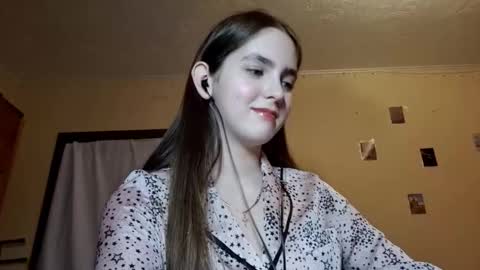 Snapshot of elmeraurora chatting on 02.20.26 Kate online show from 02.20.26