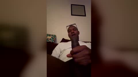 My name is Elmore. Please say hello I like to chat with you. If you have requests or dirty talk please use tip online show from 12.23.25