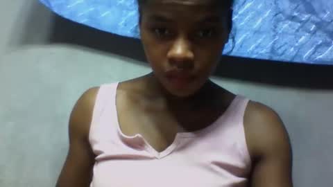 Snapshot of elodie228680 chatting on 05.18.26 elodie228680 online show from 05.18.26