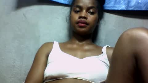 Snapshot of elodie228680 chatting on 05.27.26 elodie228680 online show from 05.27.26