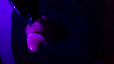 Snapshot of elohgeegee chatting on 01.27.25 lolita online show from 01.27.25