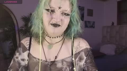 Snapshot of eloisee_ chatting on 05.06.26 Eloise . online show from 05.06.26