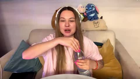 Snapshot of eloisehreha chatting on 05.31.26 Elo online show from 05.31.26