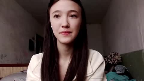 Snapshot of elouisevallian chatting on 05.21.26 Elara online show from 05.21.26
