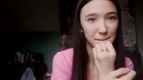 Snapshot of elouisevallian chatting on 05.23.26 Elara online show from 05.23.26