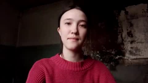 Snapshot of elouisevallian chatting on 05.27.26 Elara online show from 05.27.26