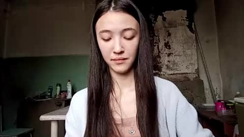 Snapshot of elouisevallian chatting on 06.28.26 Elara online show from 06.28.26