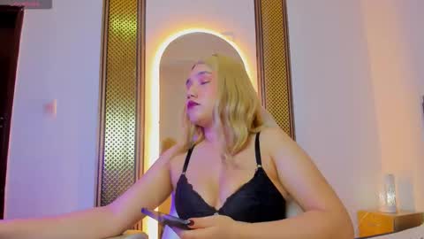 Snapshot of elsa69dreams chatting on 02.16.26 Elsa online show from 02.16.26