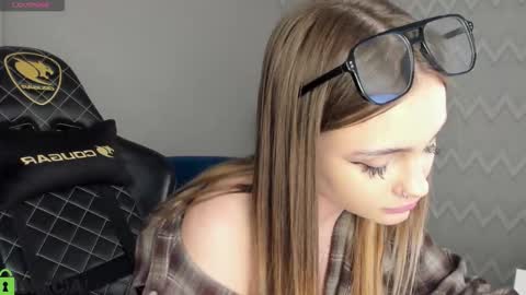 Snapshot of elsa_carterr chatting on 11.11.25 elsa_carterr online show from 11.11.25