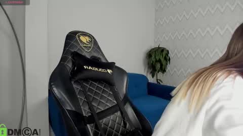 Snapshot of elsa_carterr chatting on 11.19.25 elsa_carterr online show from 11.19.25