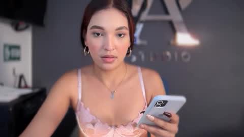 Snapshot of elsa_koch chatting on 10.07.25 ELSA online show from 10.07.25