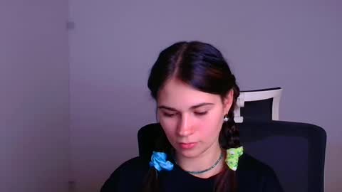 Snapshot of elsa_mur chatting on 12.19.24 Elsa online show from 12.19.24