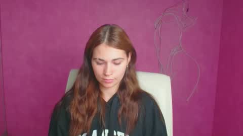 Snapshot of elsa_mur chatting on 09.22.25 Elsa online show from 09.22.25