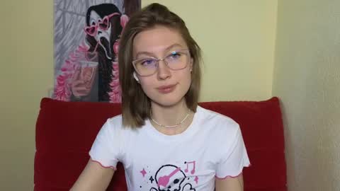 Snapshot of elsaangel chatting on 12.18.24 elsaangel online show from 12.18.24