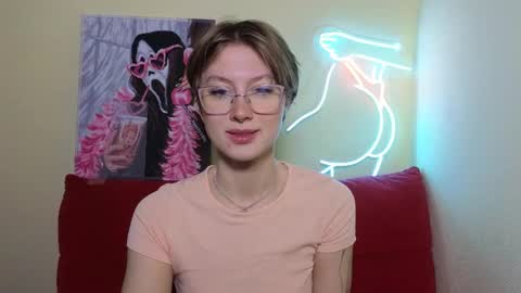 Snapshot of elsaangel chatting on 10.19.25 elsaangel online show from 10.19.25