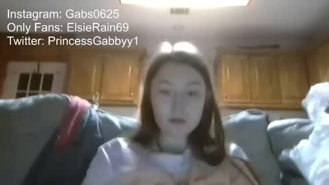 Elsie Rain online show from 12.21.25