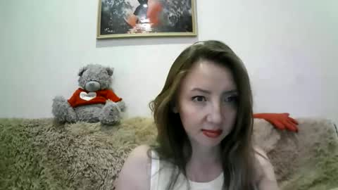 ElvaArno online show from 10.23.25