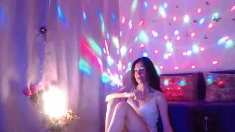 Elisa online show from 04.18.26