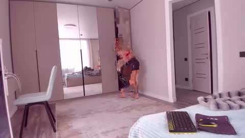 Snapshot of elza_mature chatting on 05.04.26 Elza online show from 05.04.26