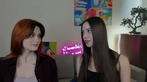 Snapshot of elza_rose chatting on 05.21.26 elza_rose online show from 05.21.26