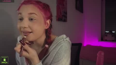 Em1l1a online show from 10.26.25