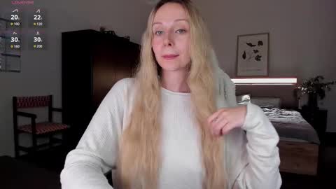 Emilie online show from 09.17.25