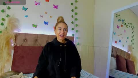 Snapshot of ema_garciaa chatting on 10.18.25 ema garcia online show from 10.18.25