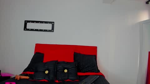 ema garcia  online show from 11.02.25