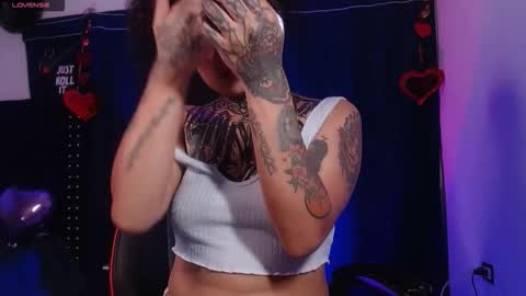 Snapshot of ema_ploxx chatting on 02.13.26 ema_ploxx online show from 02.13.26